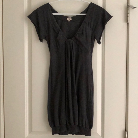 Aritzia Dresses & Skirts - Gray Wilfred Short Sleeve Dress